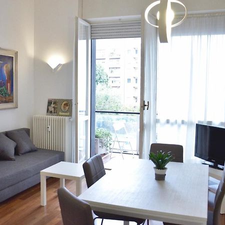 New Renovated Apartment With Balcony Porta Romana Milaan Buitenkant foto