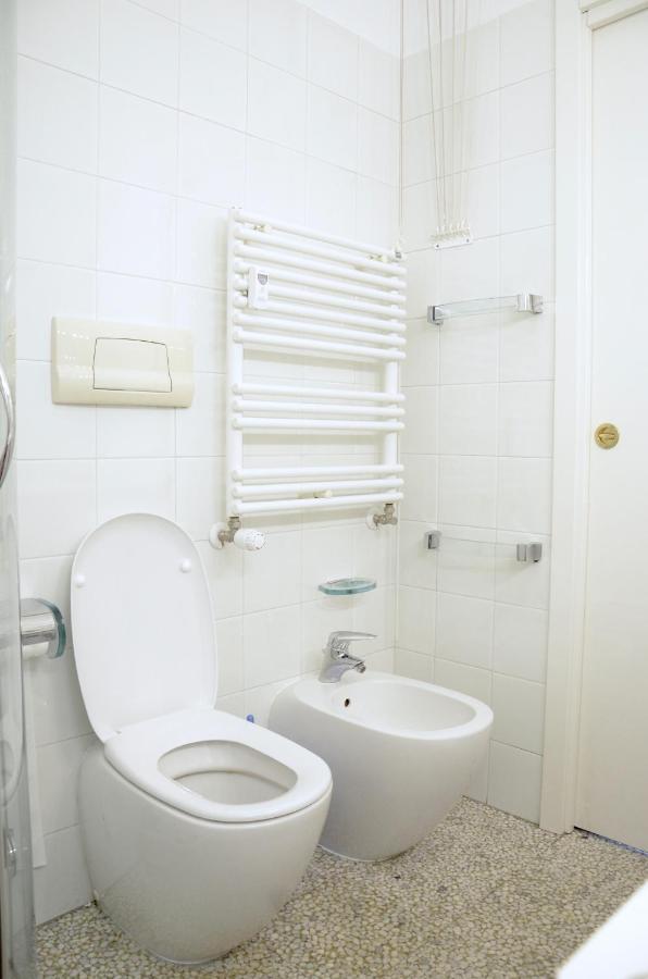 New Renovated Apartment With Balcony Porta Romana Milaan Buitenkant foto