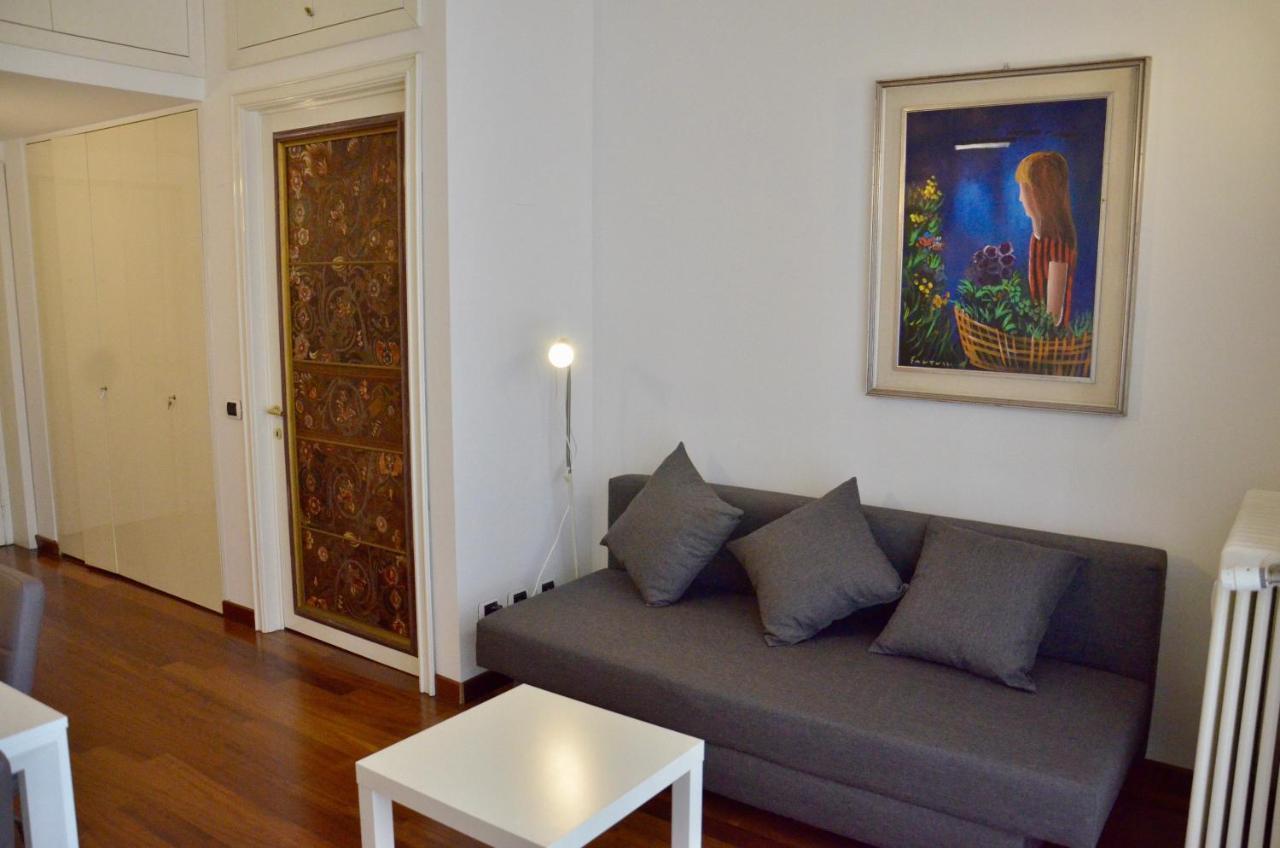 New Renovated Apartment With Balcony Porta Romana Milaan Buitenkant foto