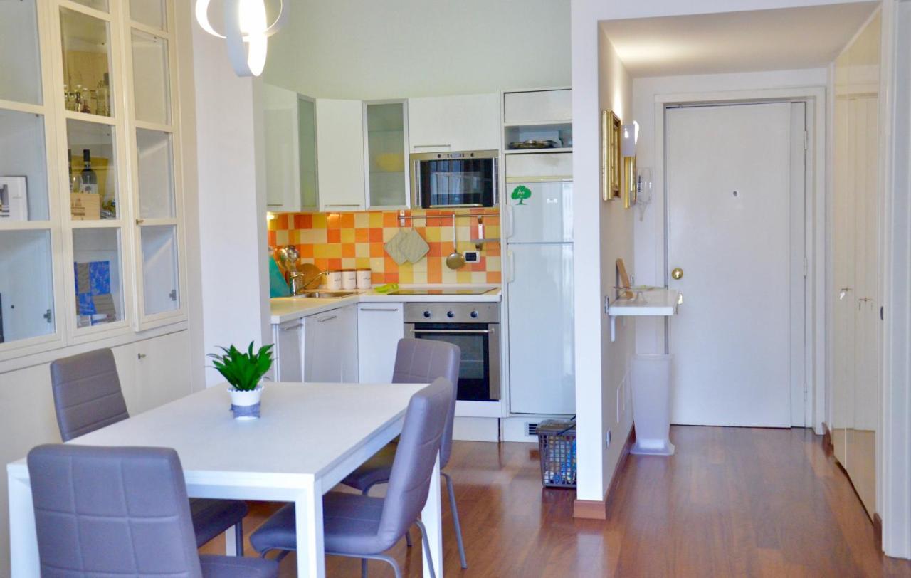 New Renovated Apartment With Balcony Porta Romana Milaan Buitenkant foto