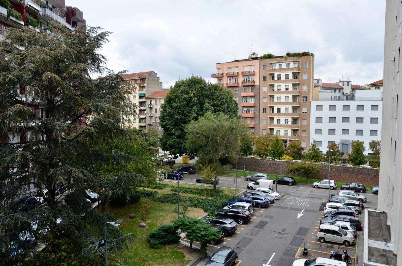 New Renovated Apartment With Balcony Porta Romana Milaan Buitenkant foto