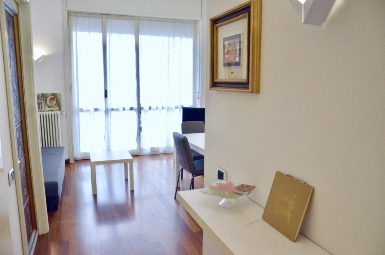 New Renovated Apartment With Balcony Porta Romana Milaan Buitenkant foto